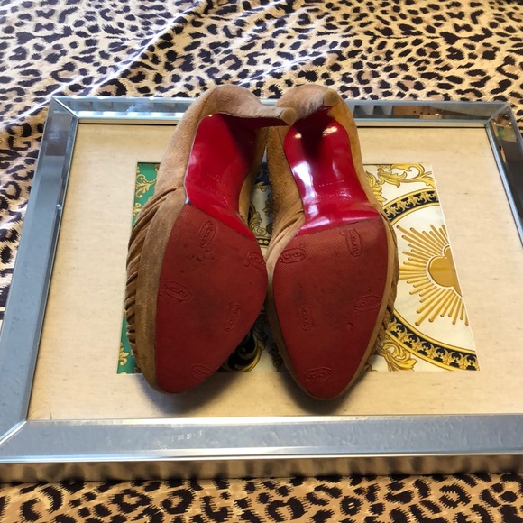 Christian Louboutin Jenny in Camel Suede - Picture 3 of 4